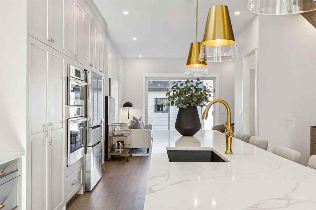 MLS® A2269763 - 1726 19 Avenue NW in Capitol Hill Calgary, Residential