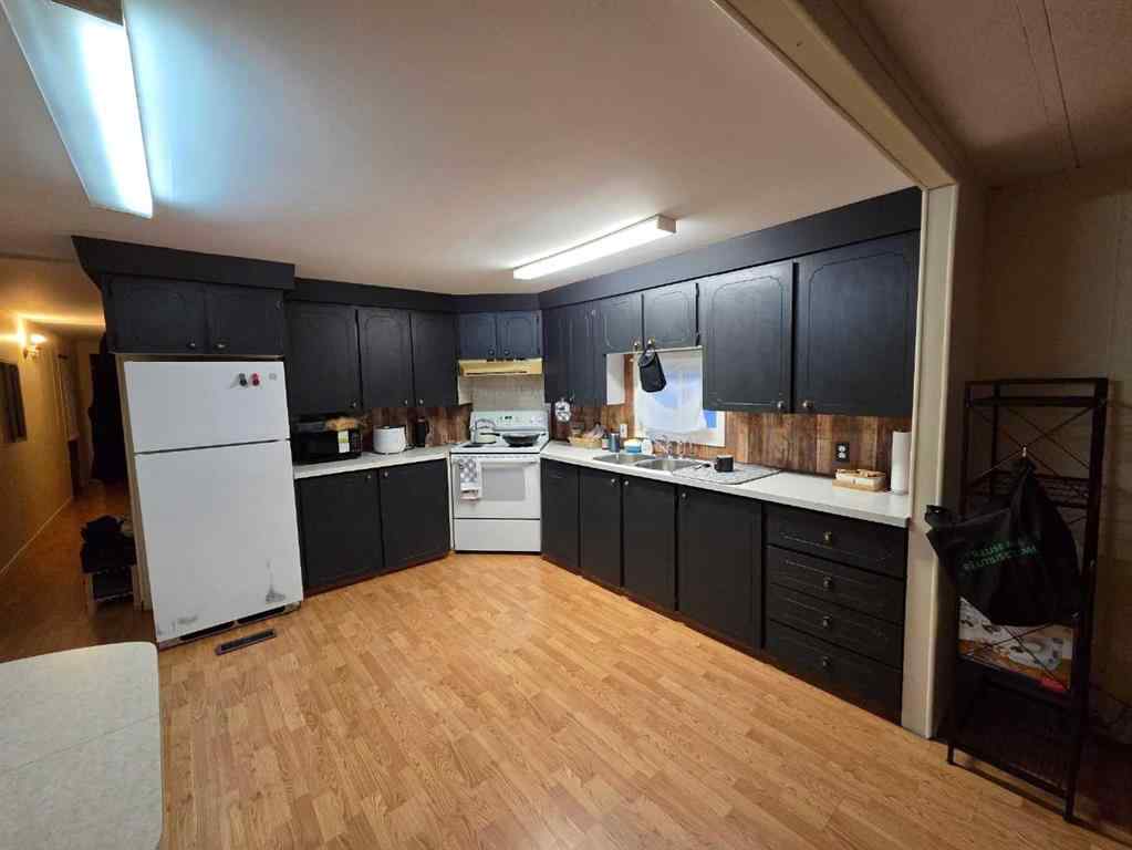 MLS&reg; # A2269767 - 5107, 5113, 5117 51 Avenue  in NONE Berwyn, Residential Open Houses