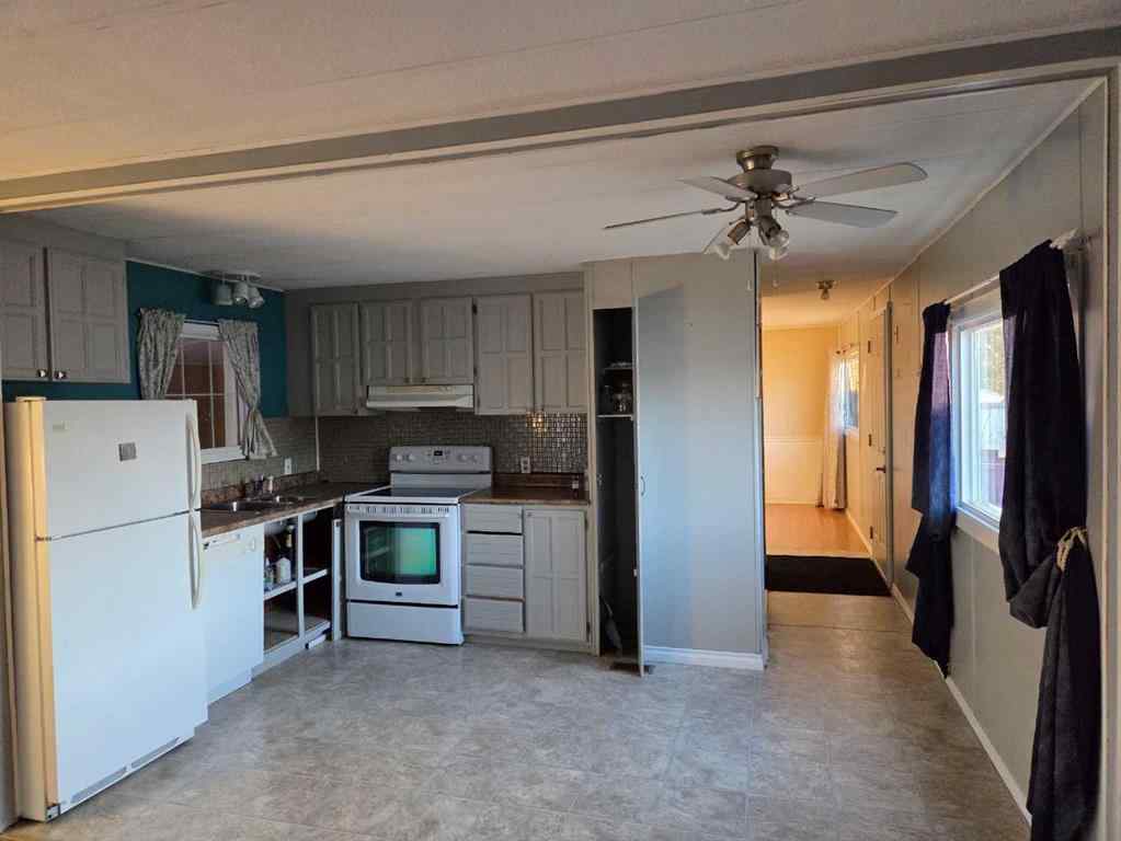 MLS&reg; # A2269767 - 5107, 5113, 5117 51 Avenue  in NONE Berwyn, Residential Open Houses