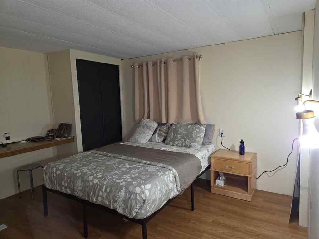 MLS&reg; # A2269767 - 5107, 5113, 5117 51 Avenue  in NONE Berwyn, Residential Open Houses