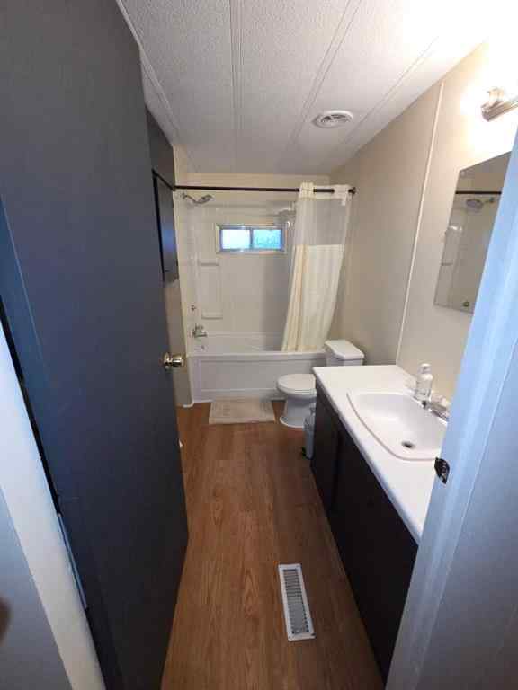 MLS&reg; # A2269767 - 5107, 5113, 5117 51 Avenue  in NONE Berwyn, Residential Open Houses