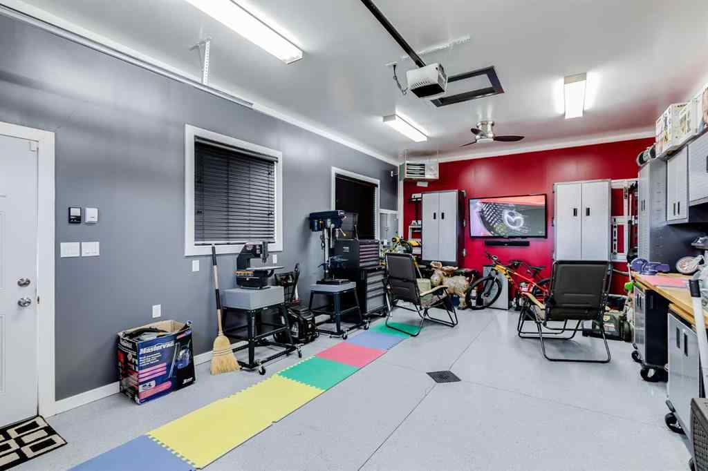 MLS&reg; # A2269771 - 7 Filbert Close  in Fox Run Sylvan Lake, Residential Open Houses