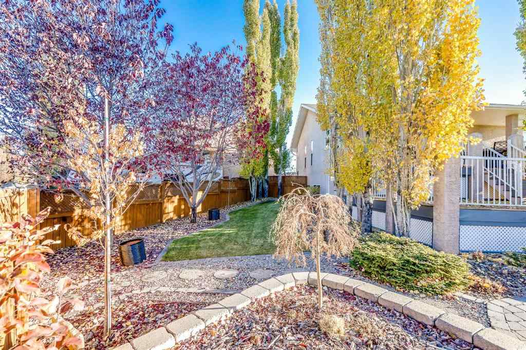 MLS&reg; # A2269771 - 7 Filbert Close  in Fox Run Sylvan Lake, Residential Open Houses