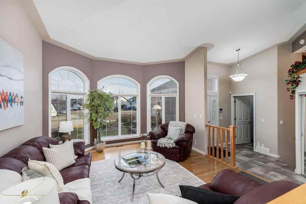 MLS&reg; # A2269771 - 7 Filbert Close  in Fox Run Sylvan Lake, Residential Open Houses