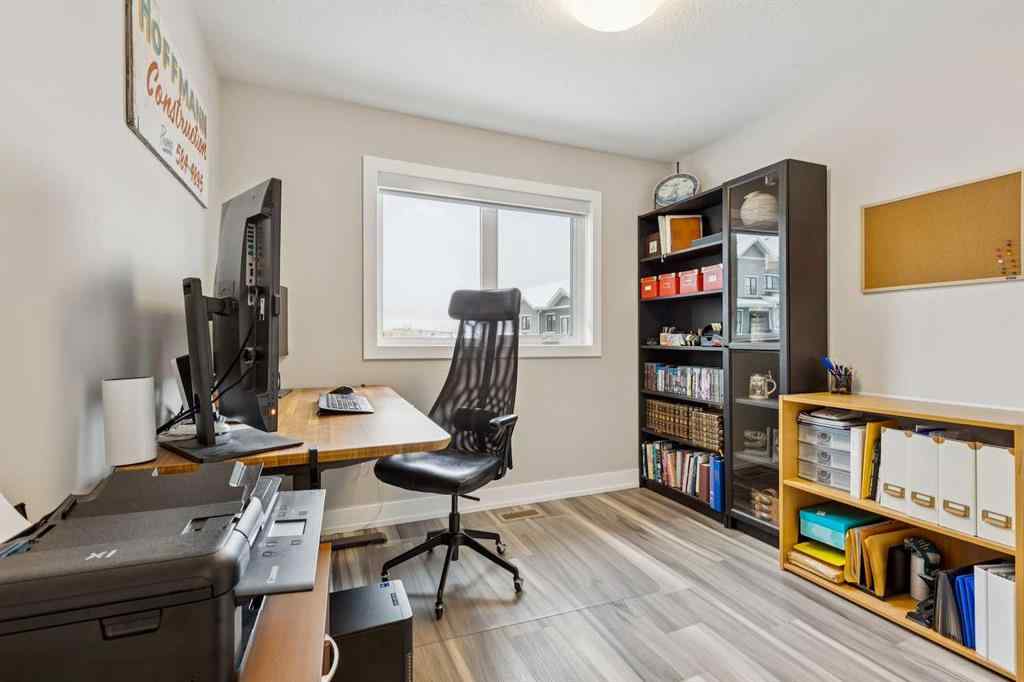 MLS® A2269779 - 132 Crestridge Common SW in Crestmont Calgary, Residential