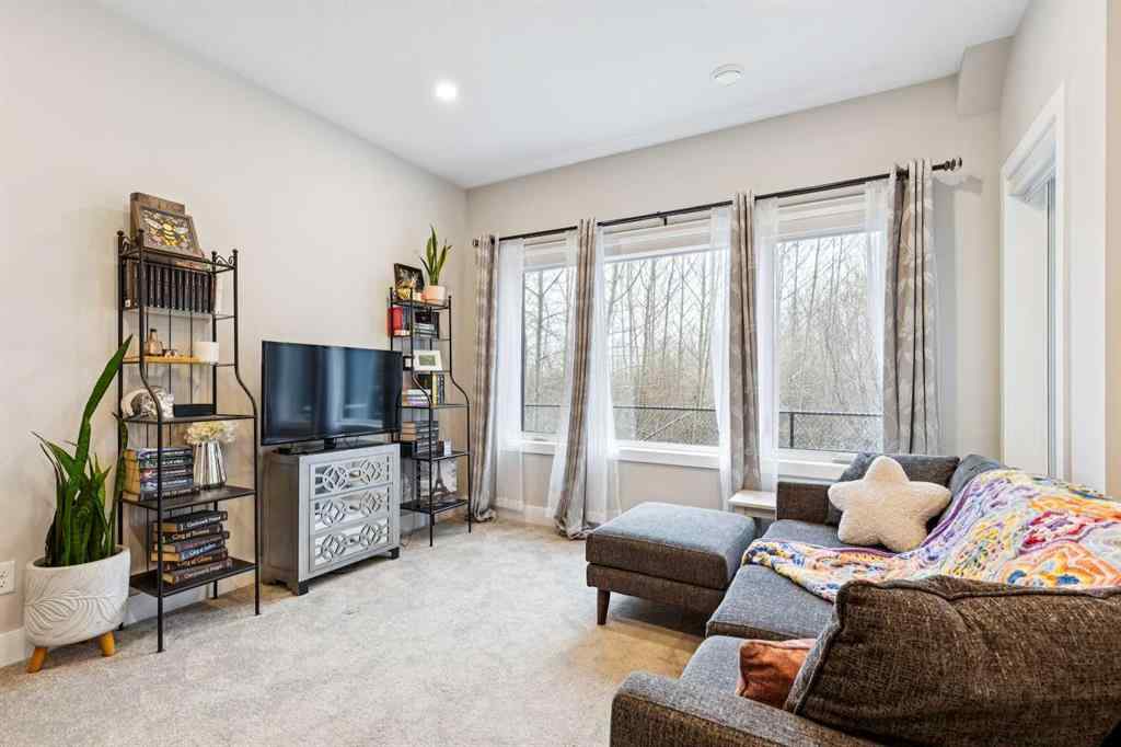 MLS® A2269779 - 132 Crestridge Common SW in Crestmont Calgary, Residential