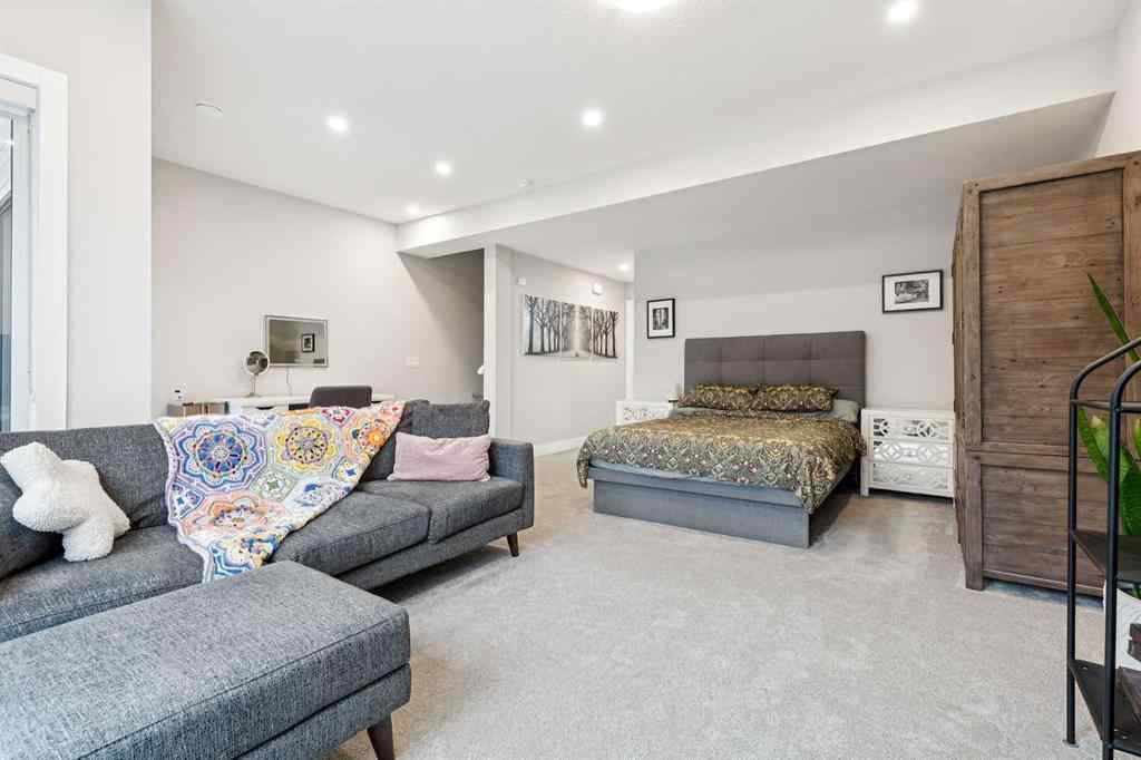 MLS® A2269779 - 132 Crestridge Common SW in Crestmont Calgary, Residential