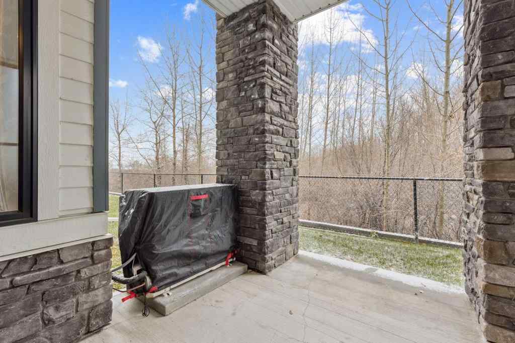 MLS® A2269779 - 132 Crestridge Common SW in Crestmont Calgary, Residential