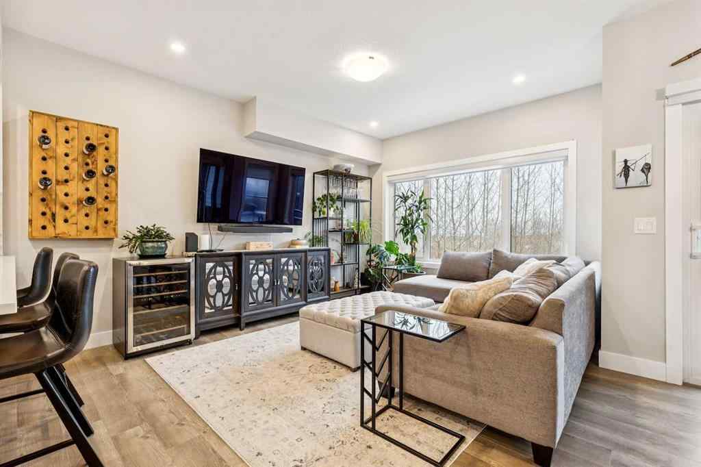 MLS® A2269779 - 132 Crestridge Common SW in Crestmont Calgary, Residential