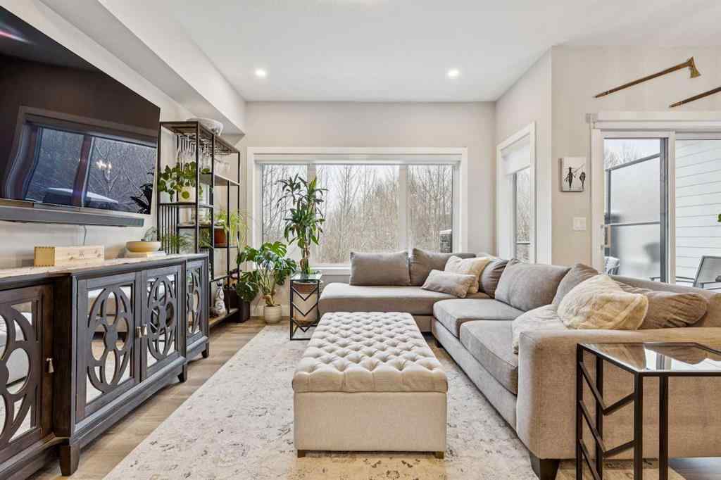 MLS® A2269779 - 132 Crestridge Common SW in Crestmont Calgary, Residential