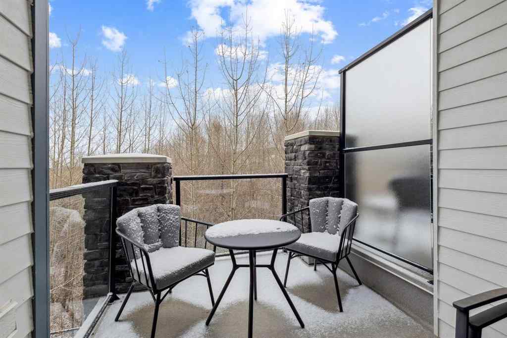 MLS® A2269779 - 132 Crestridge Common SW in Crestmont Calgary, Residential
