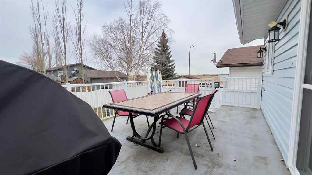 MLS&reg; # A2269790 - 102 Stephens Cres   in Hanna Hanna, Residential Open Houses