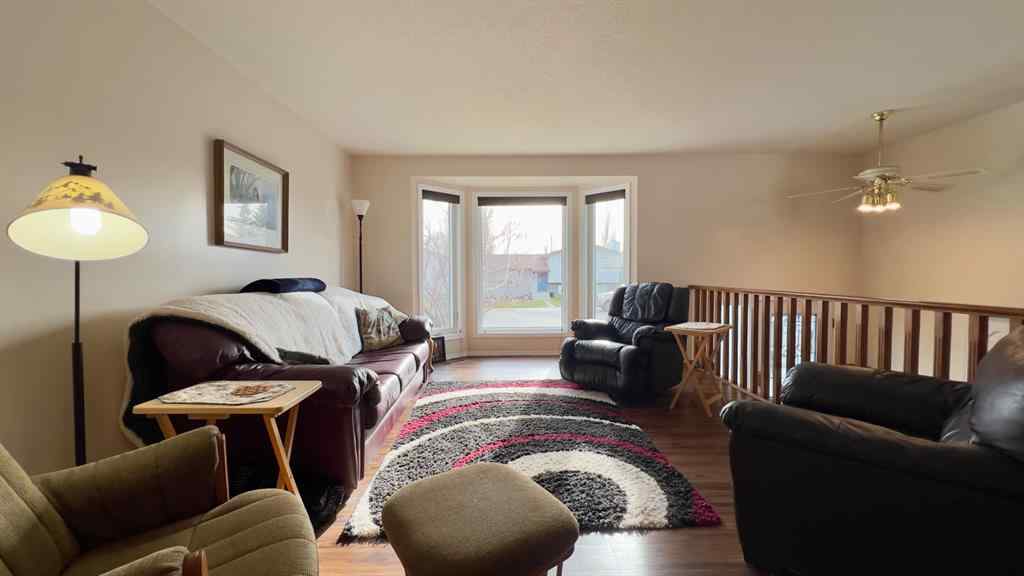 MLS&reg; # A2269790 - 102 Stephens Cres   in Hanna Hanna, Residential Open Houses