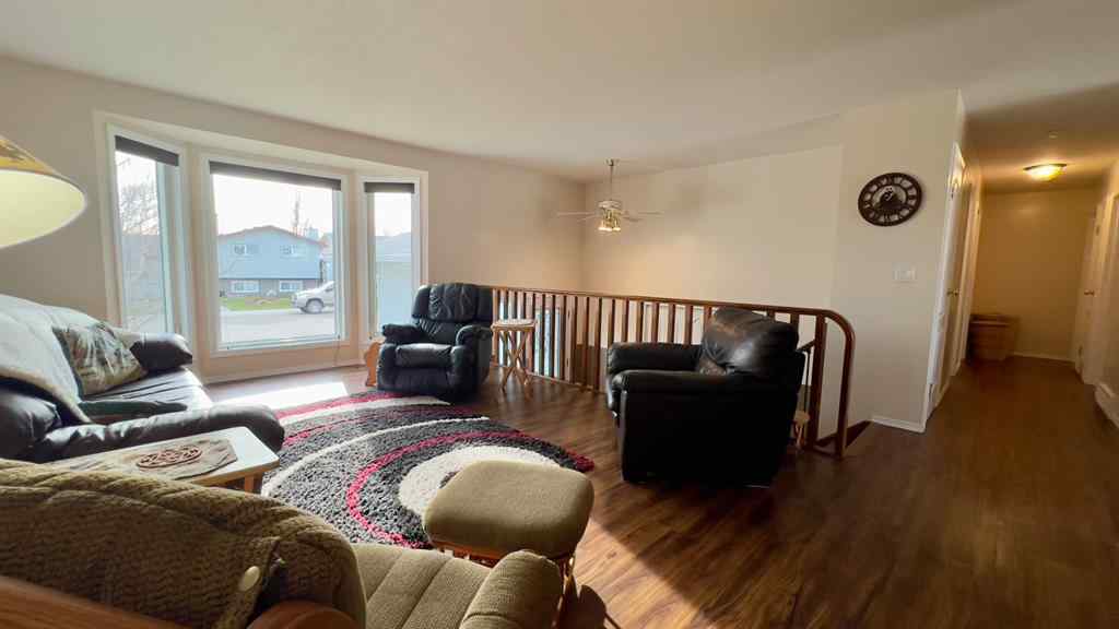 MLS&reg; # A2269790 - 102 Stephens Cres   in Hanna Hanna, Residential Open Houses