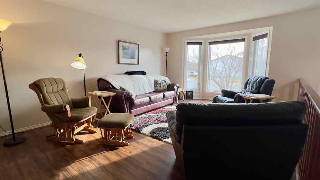 MLS&reg; # A2269790 - 102 Stephens Cres   in Hanna Hanna, Residential Open Houses