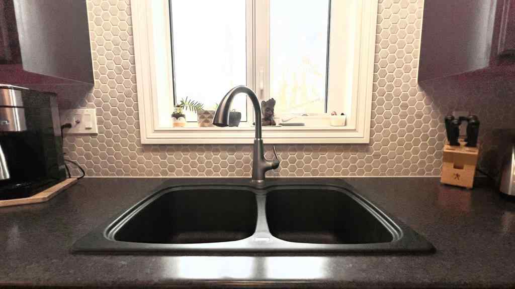 MLS&reg; # A2269790 - 102 Stephens Cres   in Hanna Hanna, Residential Open Houses