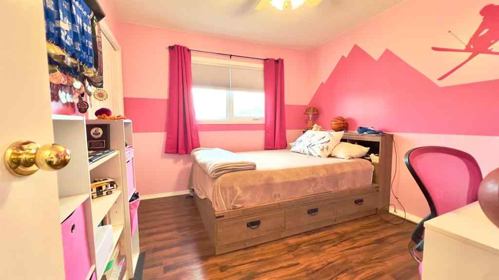 MLS&reg; # A2269790 - 102 Stephens Cres   in Hanna Hanna, Residential Open Houses