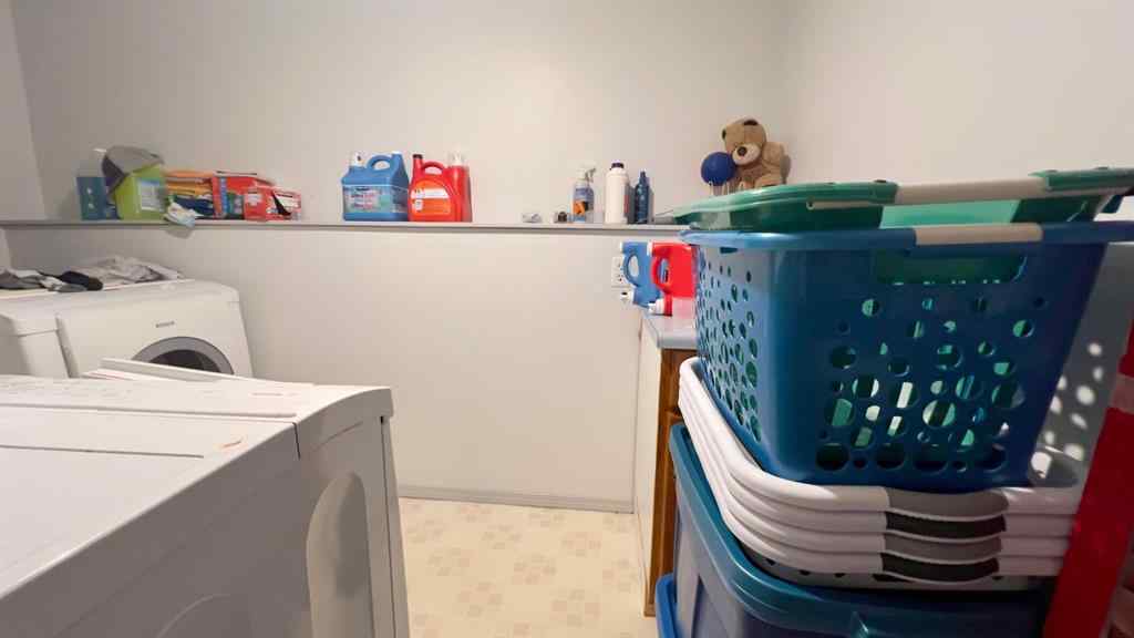 MLS&reg; # A2269790 - 102 Stephens Cres   in Hanna Hanna, Residential Open Houses