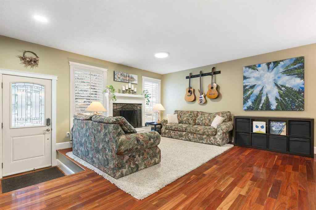 MLS&reg; # A2269794 - 431 Queensland Circle SE in Queensland Calgary, Residential Open Houses