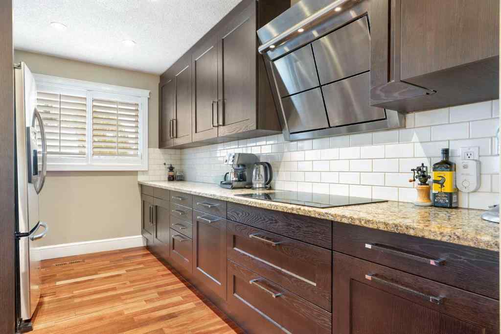 MLS&reg; # A2269794 - 431 Queensland Circle SE in Queensland Calgary, Residential Open Houses