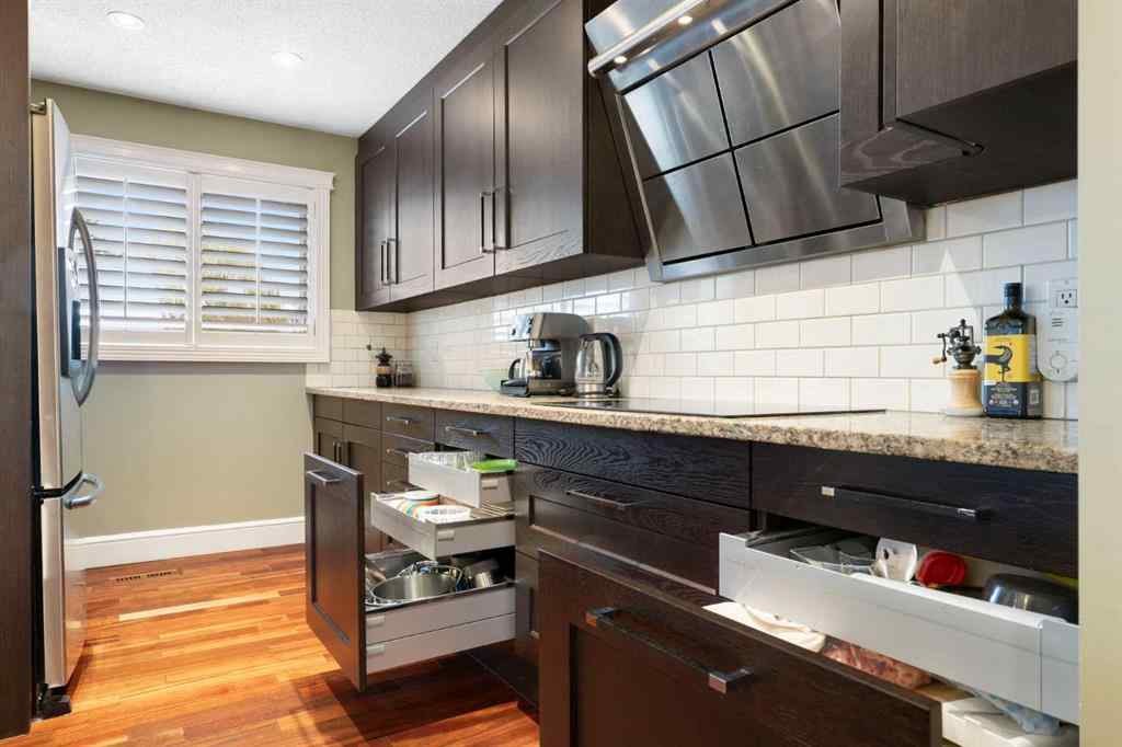 MLS&reg; # A2269794 - 431 Queensland Circle SE in Queensland Calgary, Residential Open Houses