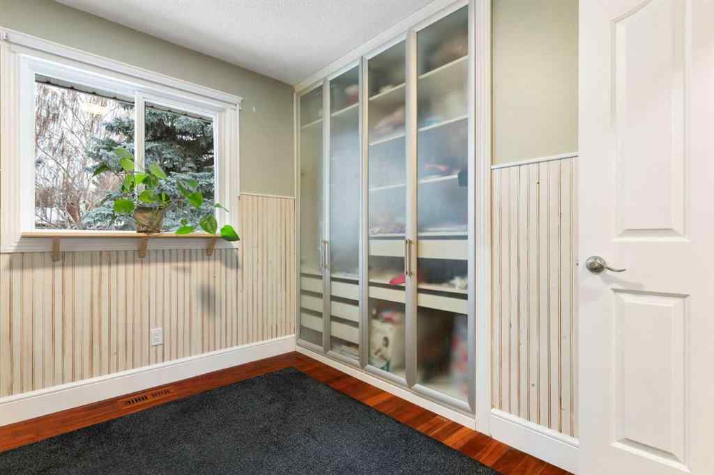 MLS&reg; # A2269794 - 431 Queensland Circle SE in Queensland Calgary, Residential Open Houses