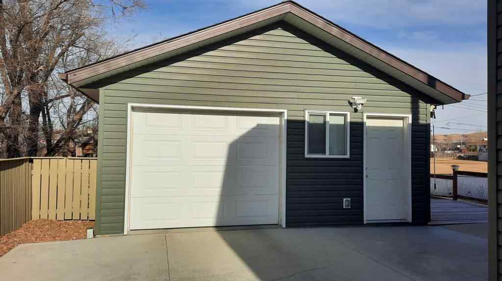 MLS&reg; # A2269795 - 816 Bankview Drive  in Bankview Drumheller, Residential Open Houses