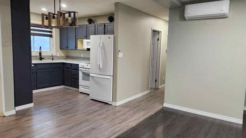 MLS&reg; # A2269795 - 816 Bankview Drive  in Bankview Drumheller, Residential Open Houses