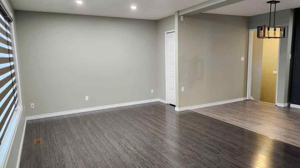 MLS&reg; # A2269795 - 816 Bankview Drive  in Bankview Drumheller, Residential Open Houses