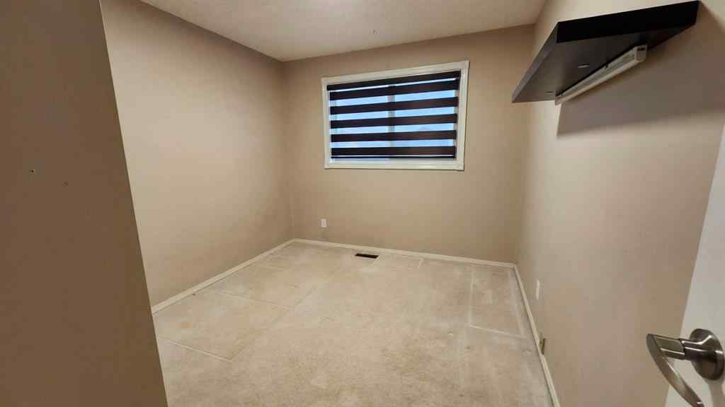 MLS&reg; # A2269795 - 816 Bankview Drive  in Bankview Drumheller, Residential Open Houses