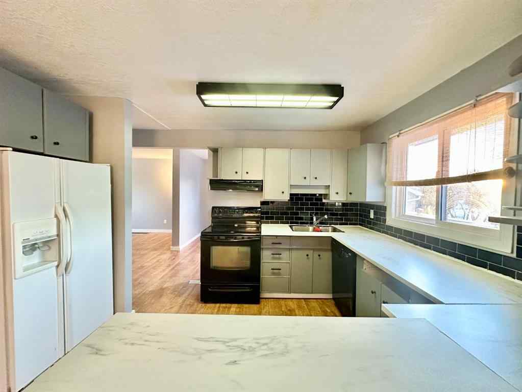 MLS&reg; # A2269801 - 9111 100 St   in Lac La Biche Lac La Biche, Residential Open Houses