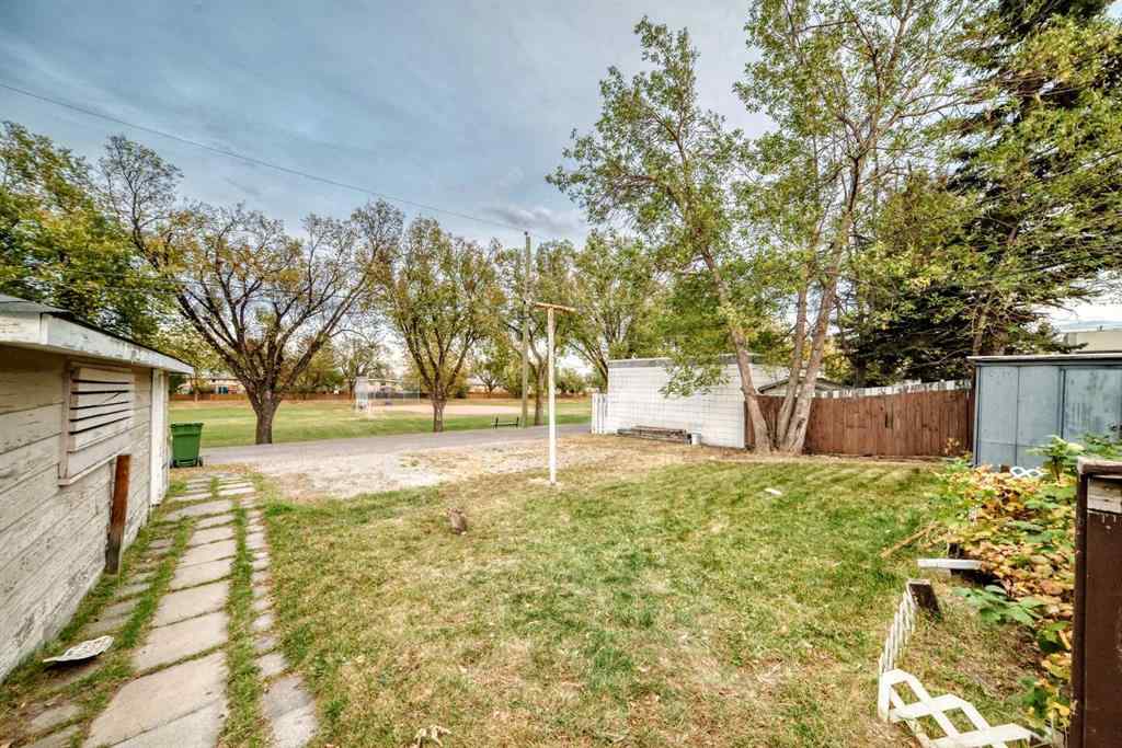 MLS&reg; # A2269807 - 5924 Centre Street NE in Thorncliffe Calgary, Residential Open Houses