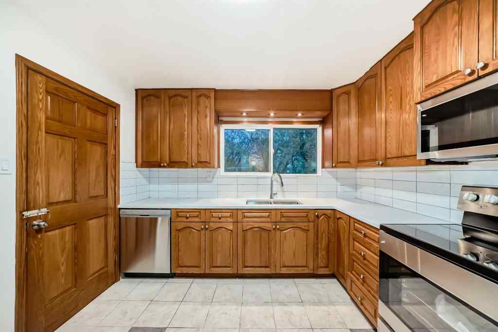 MLS&reg; # A2269807 - 5924 Centre Street NE in Thorncliffe Calgary, Residential Open Houses