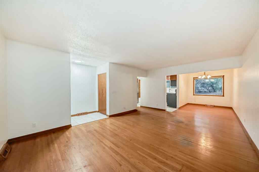 MLS&reg; # A2269807 - 5924 Centre Street NE in Thorncliffe Calgary, Residential Open Houses