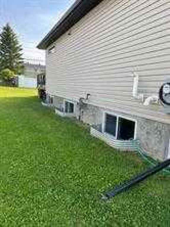 MLS&reg; # A2269810 - 805 7 Avenue  in NONE Fox Creek, Residential Open Houses