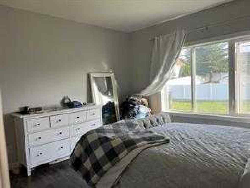 MLS&reg; # A2269810 - 805 7 Avenue  in NONE Fox Creek, Residential Open Houses