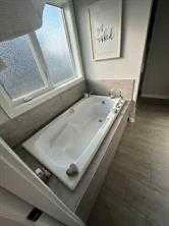 MLS&reg; # A2269810 - 805 7 Avenue  in NONE Fox Creek, Residential Open Houses