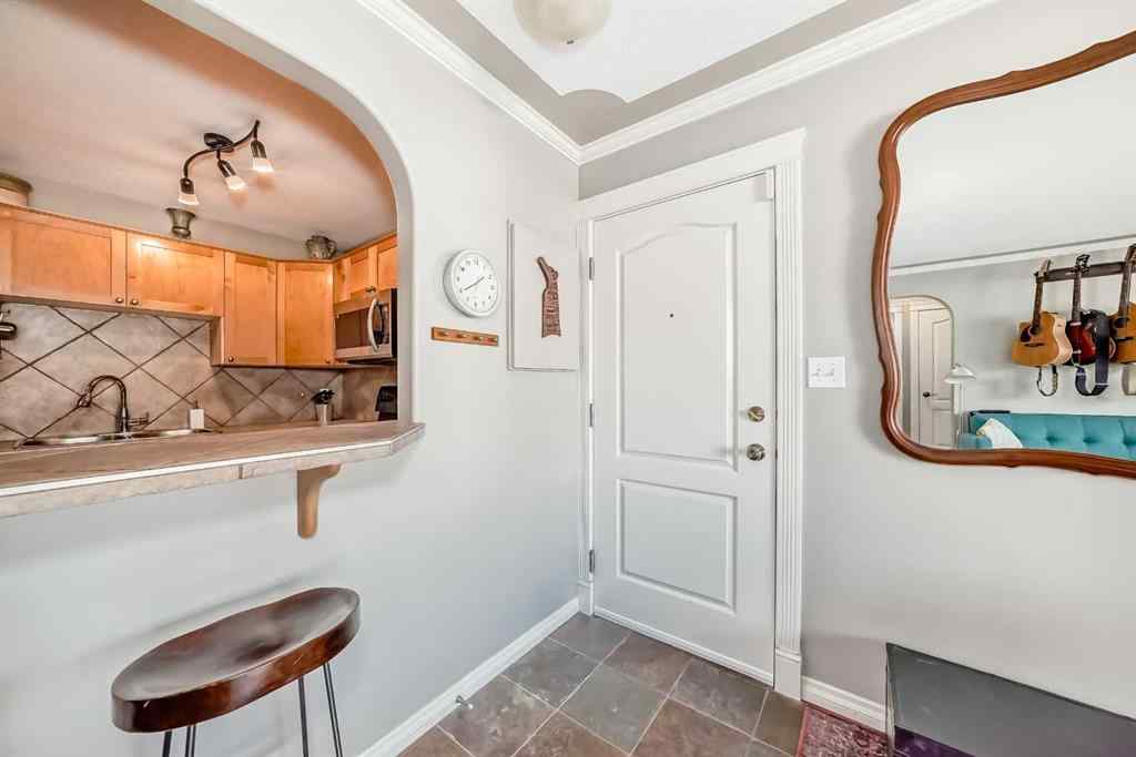 MLS® A2269813 - Unit #301 343 4 Avenue NE in Crescent Heights Calgary, Residential