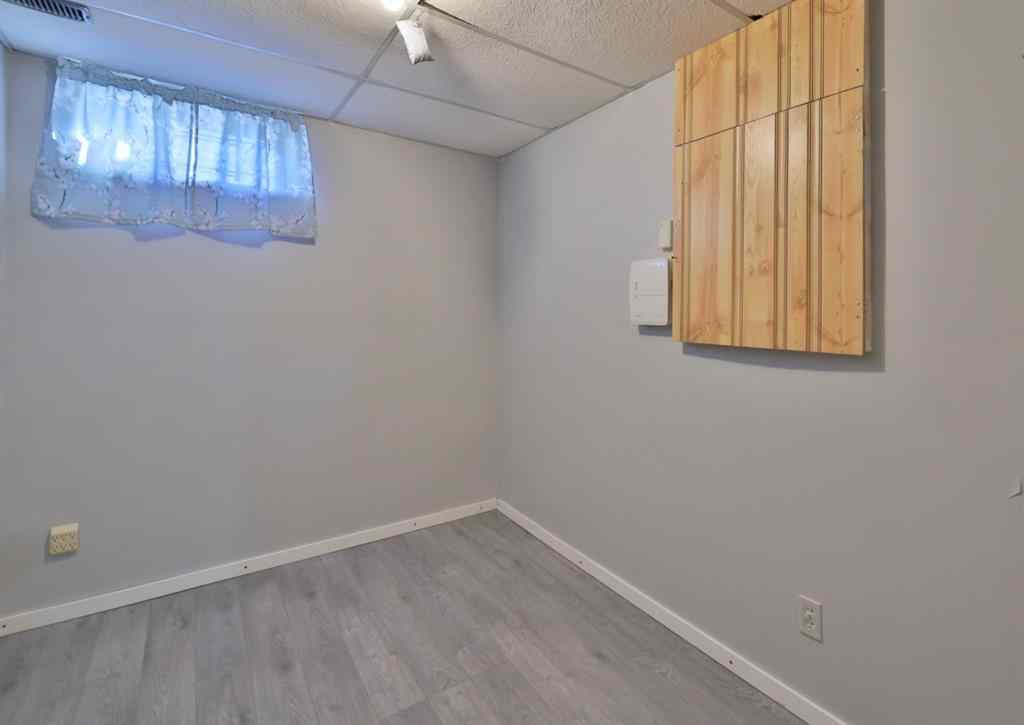 MLS&reg; # A2269823 - 4307 73 Street  in Duggan Park Camrose, Residential Open Houses