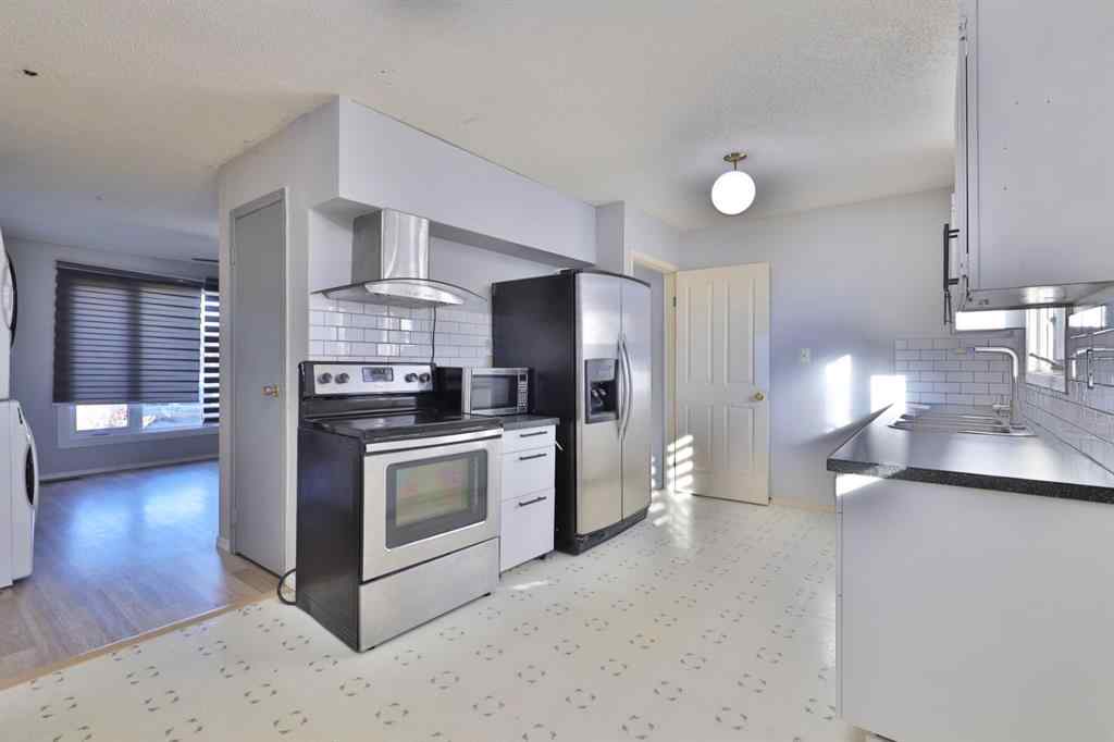 MLS&reg; # A2269823 - 4307 73 Street  in Duggan Park Camrose, Residential Open Houses