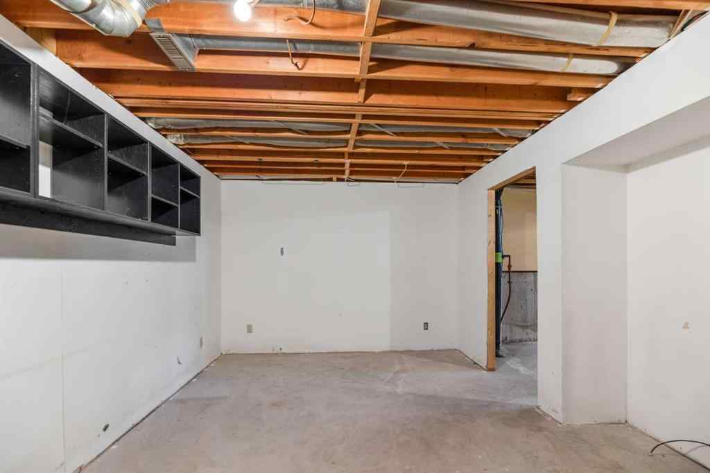 MLS&reg; # A2269834 - 14 woodhill Road SW in Woodlands Calgary, Residential Open Houses