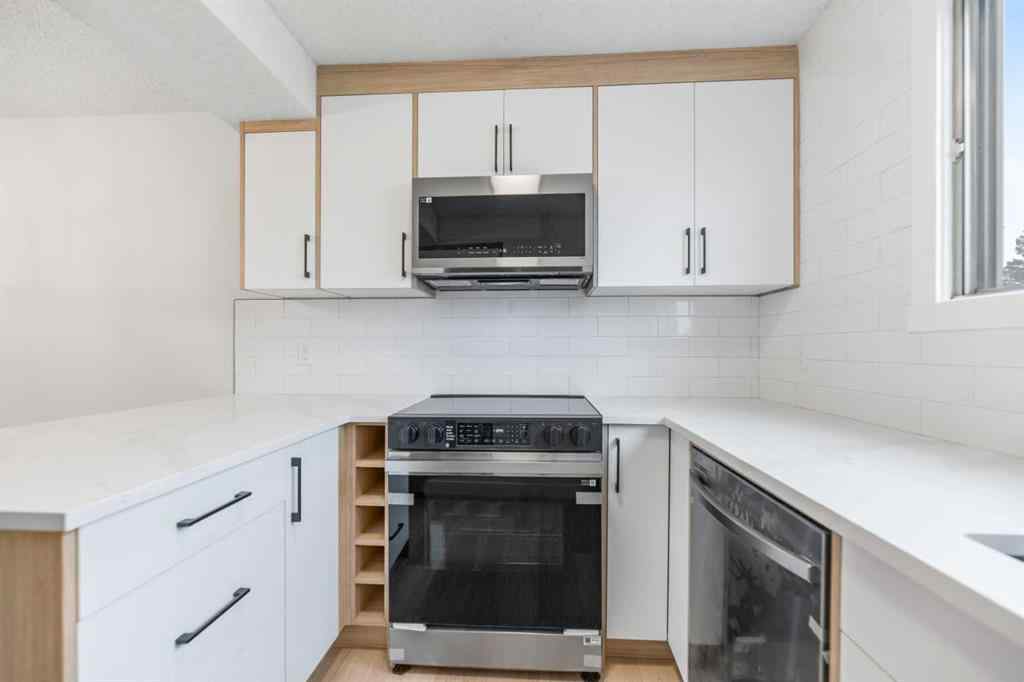 MLS&reg; # A2269834 - 14 woodhill Road SW in Woodlands Calgary, Residential Open Houses