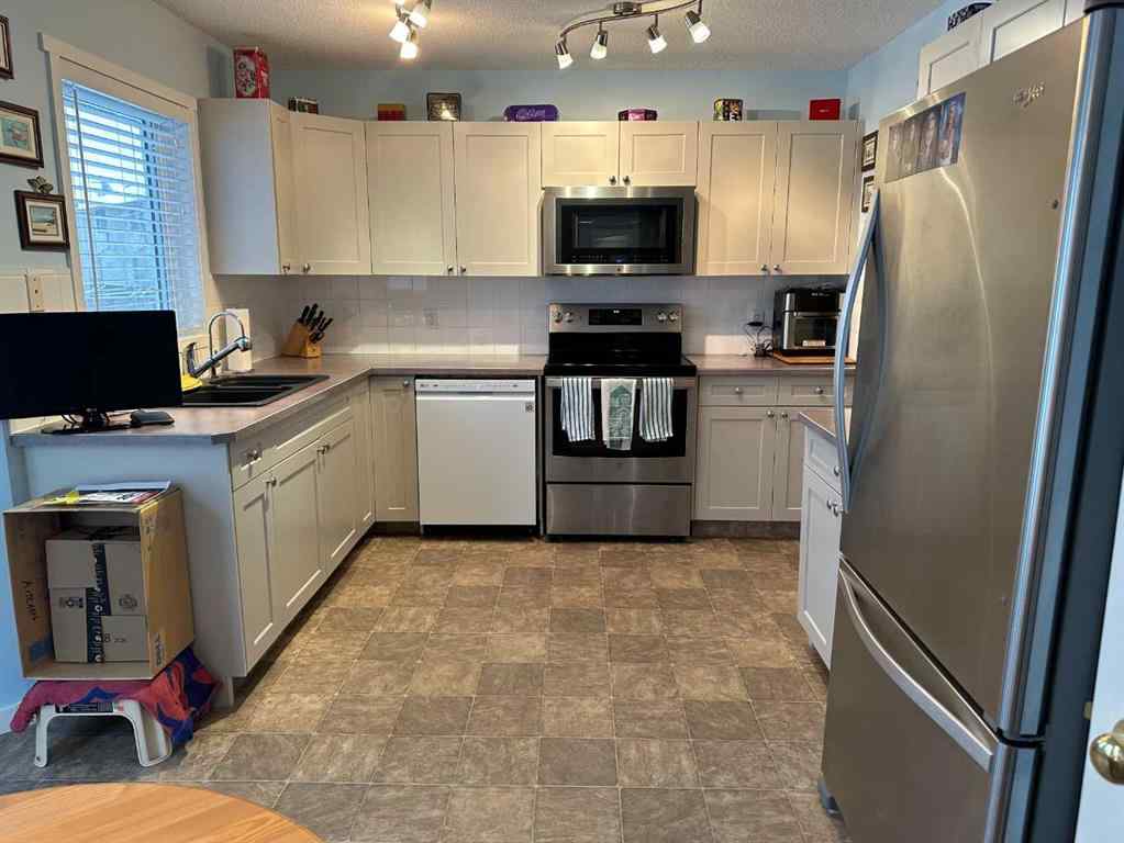 MLS&reg; # A2269840 - 1705 17 Street  in NONE Didsbury, Residential Open Houses