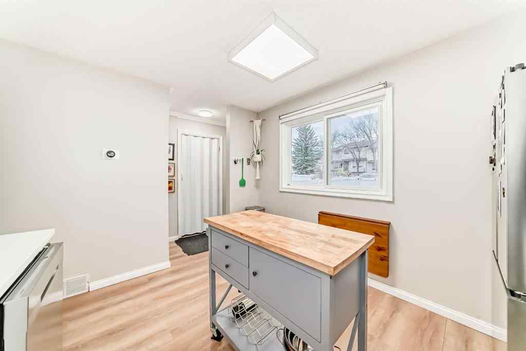 MLS® # A2269855 - 21 Woodfern Road SW in Woodbine Calgary, Residential Open Houses