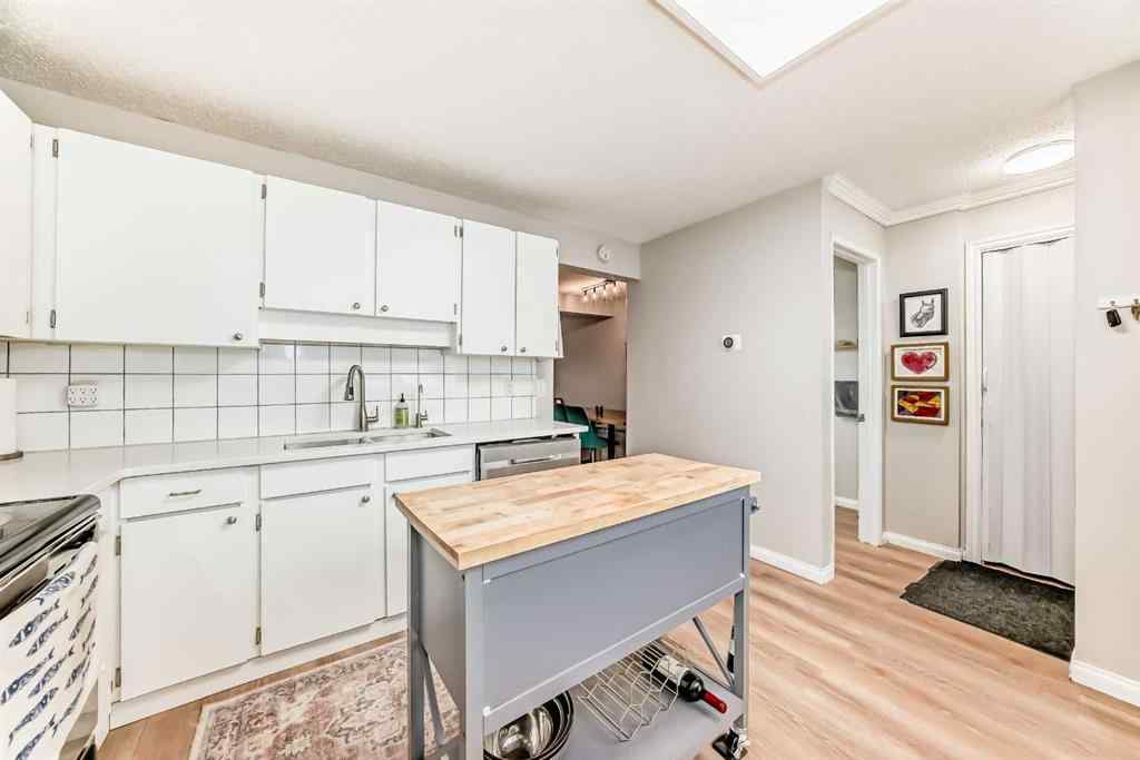 MLS® # A2269855 - 21 Woodfern Road SW in Woodbine Calgary, Residential Open Houses