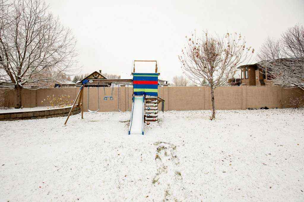 MLS&reg; # A2269857 - 10 Fieldstone Way  in Fieldstone Sylvan Lake, Residential Open Houses