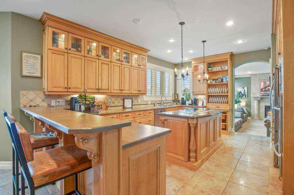 MLS&reg; # A2269857 - 10 Fieldstone Way  in Fieldstone Sylvan Lake, Residential Open Houses