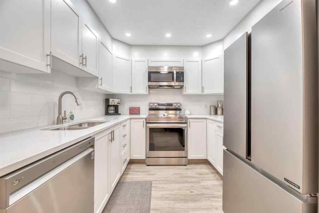 MLS® # A2269859 - Unit #204 7239 Sierra Morena Boulevard SW in Signal Hill Calgary, Residential Open Houses