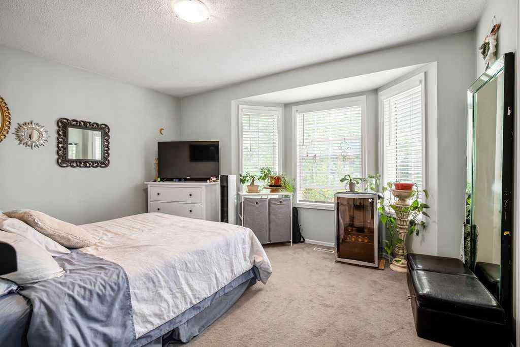 MLS&reg; # A2269871 - 1926/1928 32 Street SW in Killarney/Glengarry Calgary, Multi-Family Open Houses