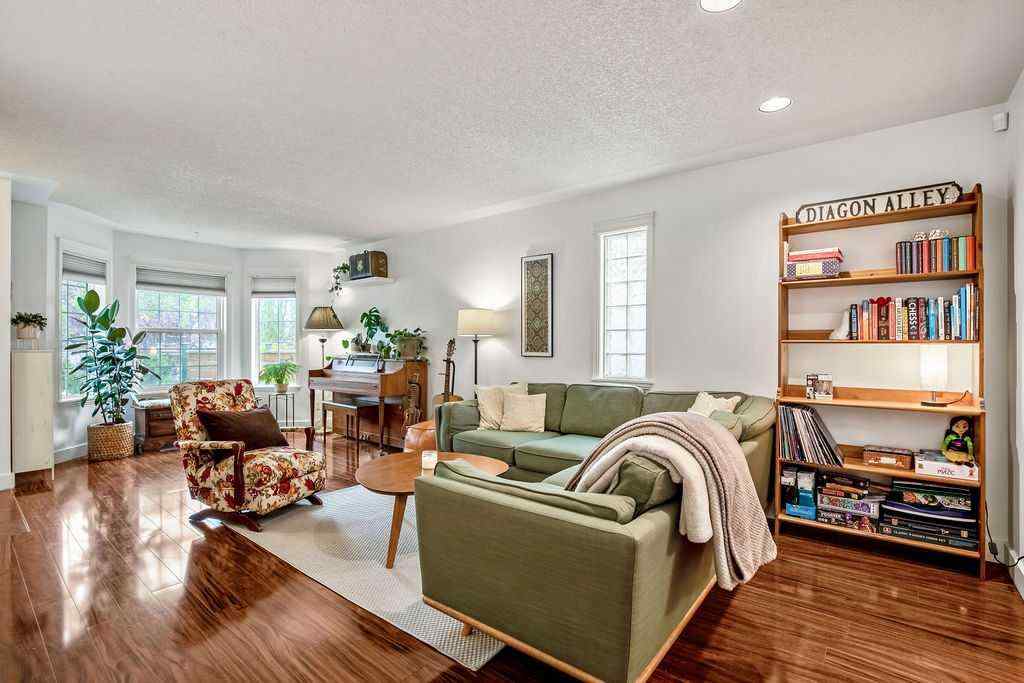 MLS&reg; # A2269871 - 1926/1928 32 Street SW in Killarney/Glengarry Calgary, Multi-Family Open Houses